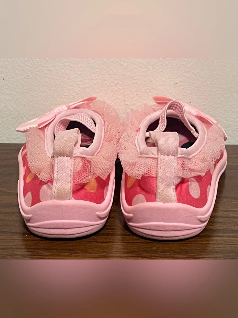 Disney Minnie Mouse Pink Polka Dot Minnie Bow Water Shoes
